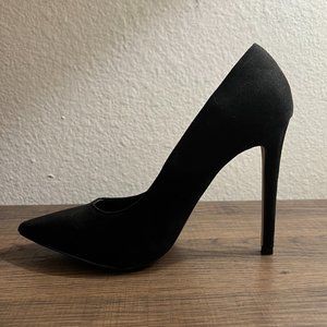 PrettyLittleThing -- Black Suede Closed Toe Heel